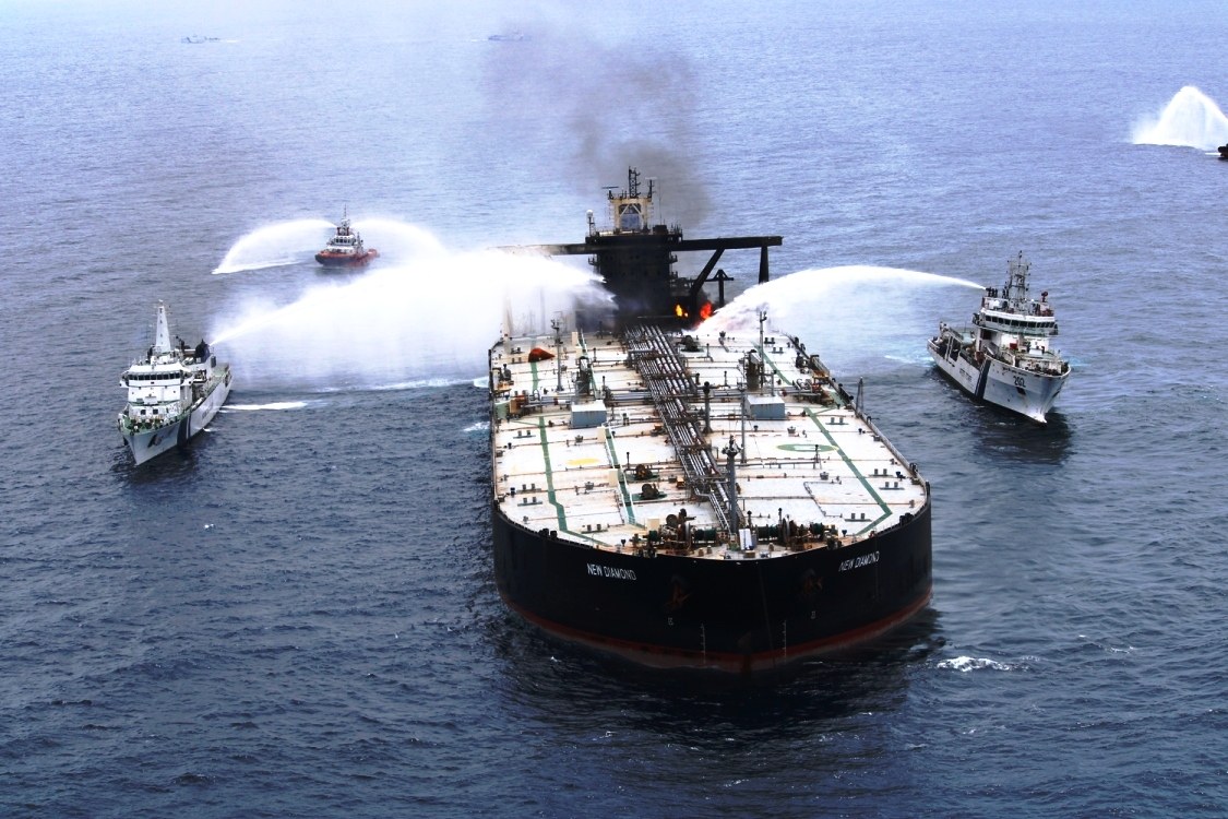 US Strikes Three Iranian Oil Tankers After Iran Targets Navy Warships